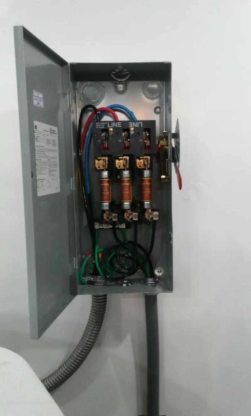 Three-phase disconnect switch installed for Smoke Detector Installation in Lake Arrowhead